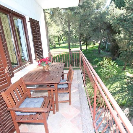 Apartment Clementina Вишнян Екстер'єр фото