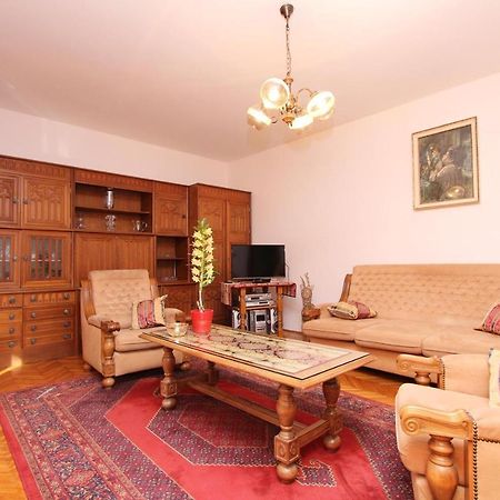 Apartment Clementina Вишнян Екстер'єр фото