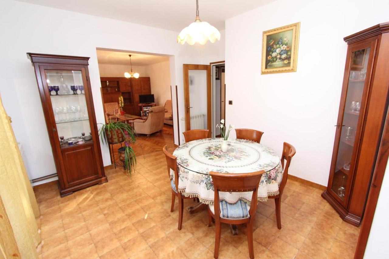 Apartment Clementina Вишнян Екстер'єр фото