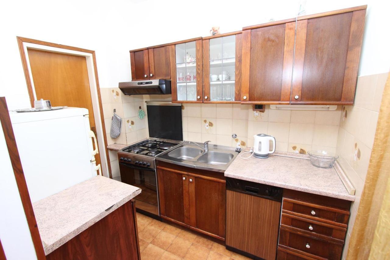 Apartment Clementina Вишнян Екстер'єр фото