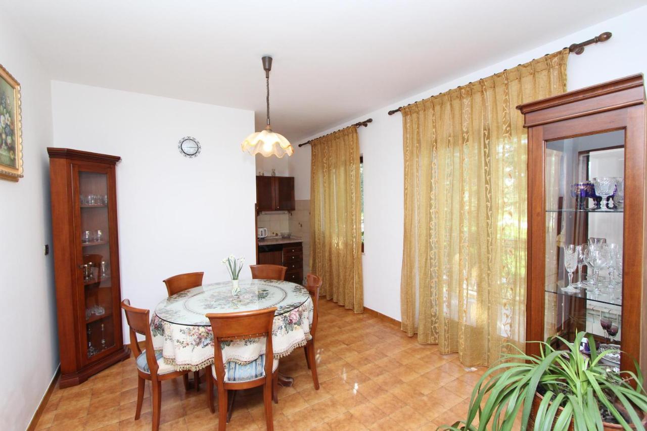 Apartment Clementina Вишнян Екстер'єр фото