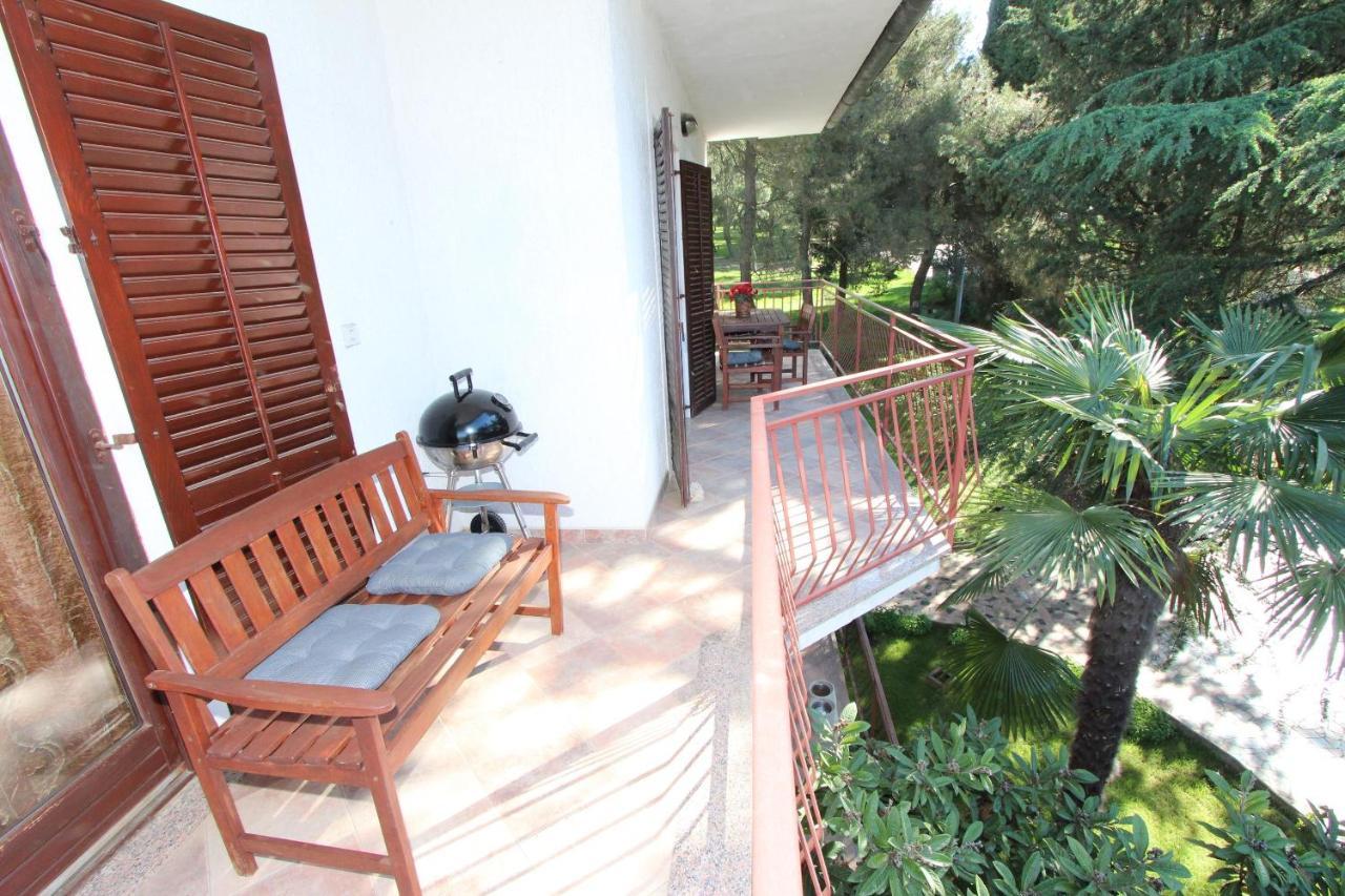 Apartment Clementina Вишнян Екстер'єр фото