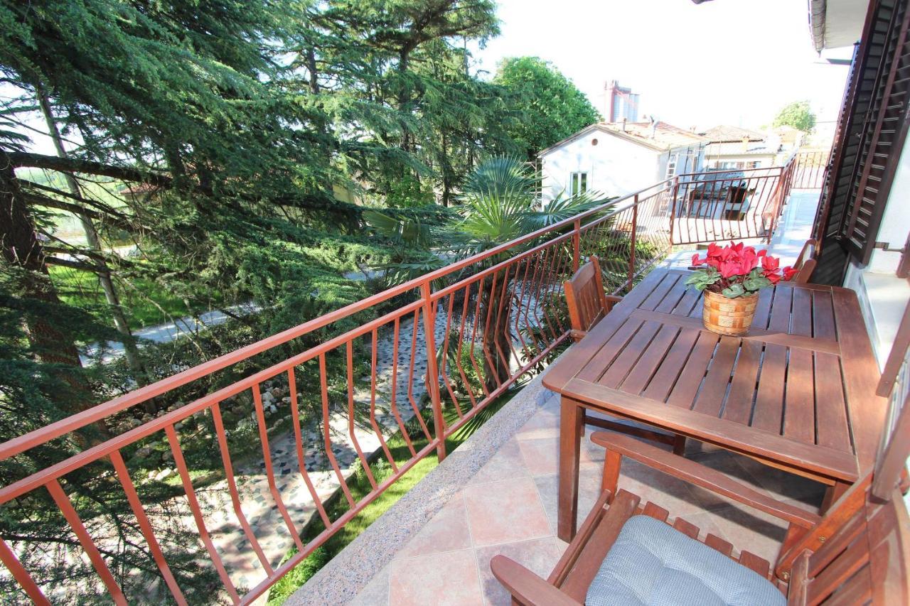 Apartment Clementina Вишнян Екстер'єр фото