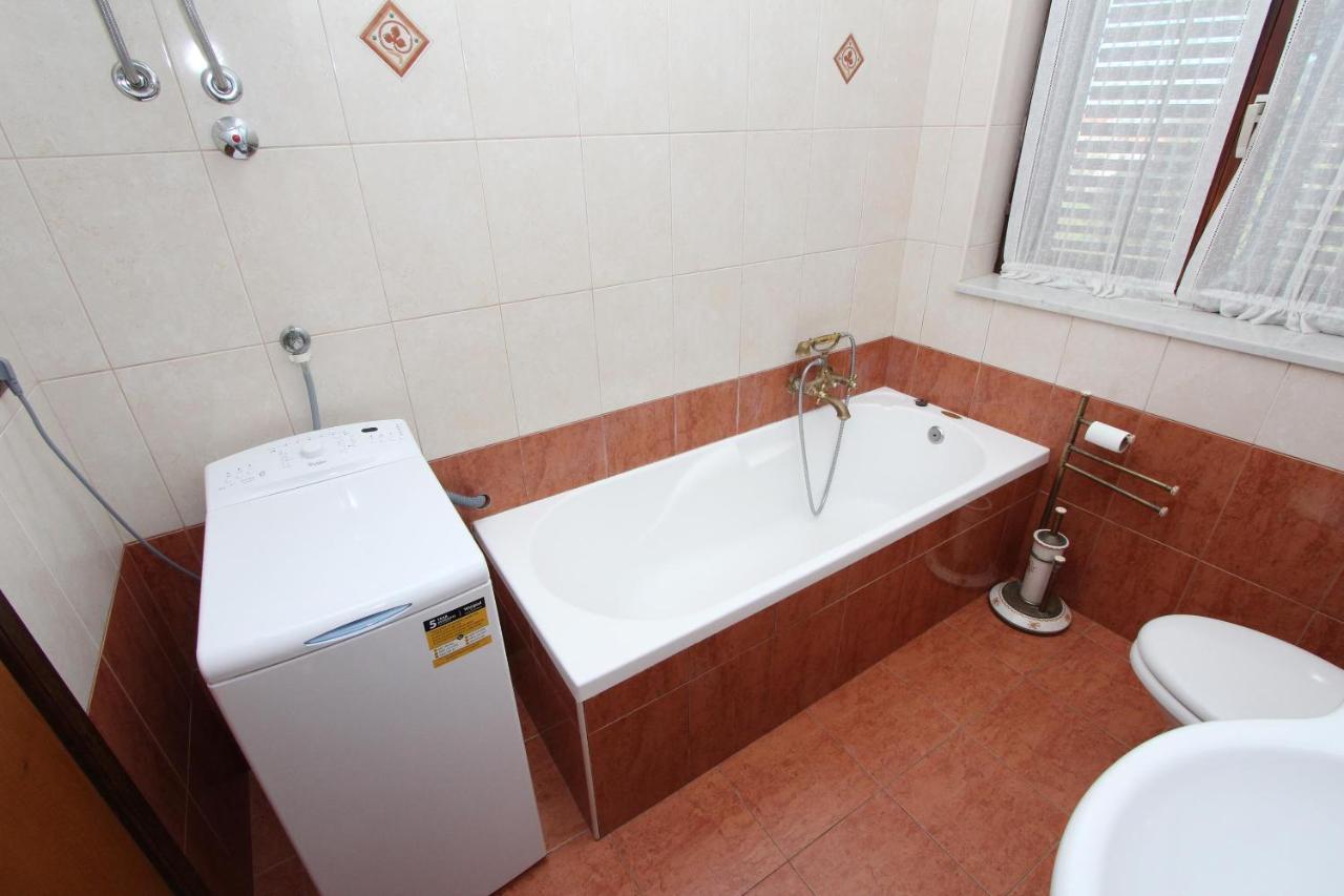 Apartment Clementina Вишнян Екстер'єр фото