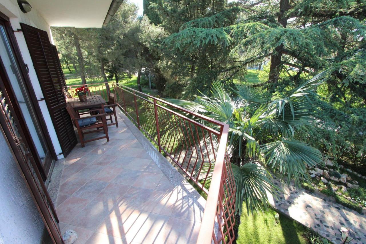 Apartment Clementina Вишнян Екстер'єр фото