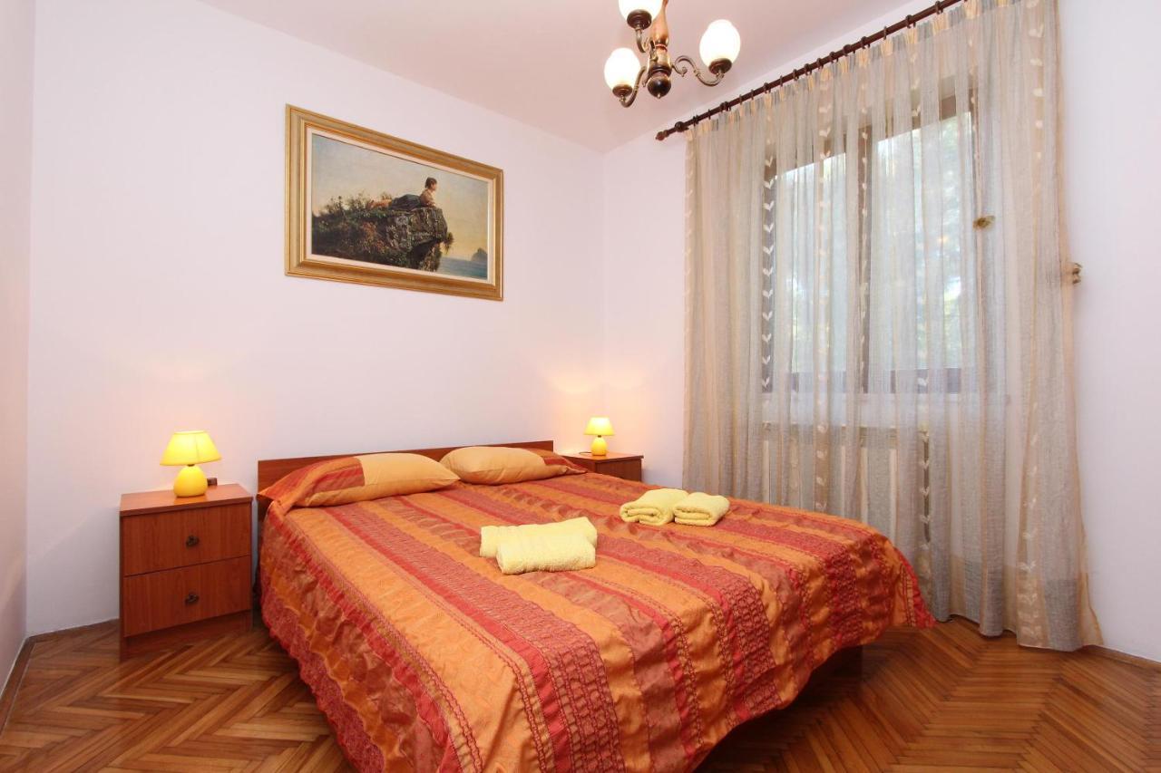 Apartment Clementina Вишнян Екстер'єр фото