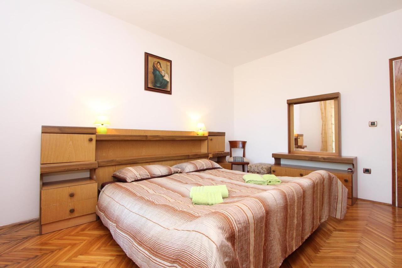 Apartment Clementina Вишнян Екстер'єр фото